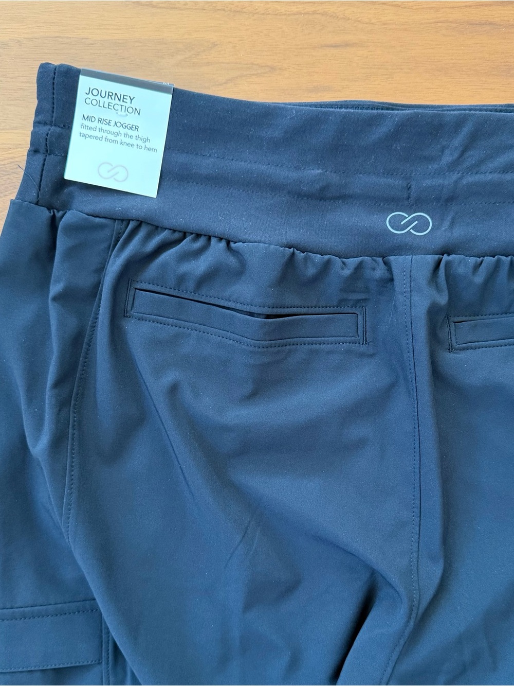 NWT CALIA Journey True Light Cargo Pocket Joggers Pants Size M True Black - Picture 13 of 14